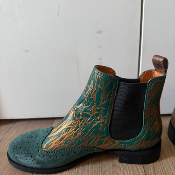 Embassy London | Teal & Gold Chelsea Boot | Size 39 (Women's 8.5) - Picture 3 of 4